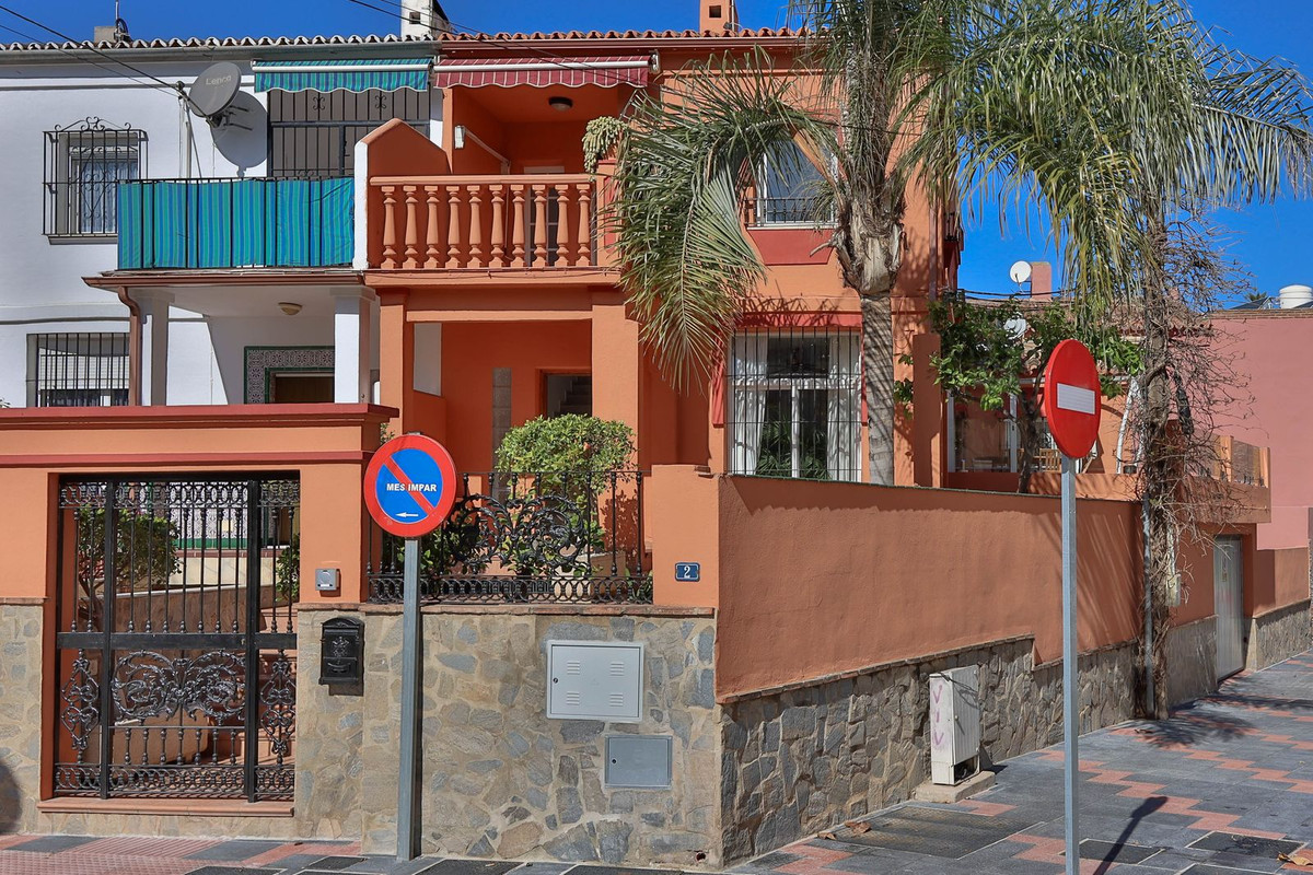 Se vende Pareada de 4 dormitorios en Costa Del Sol, Málaga, España