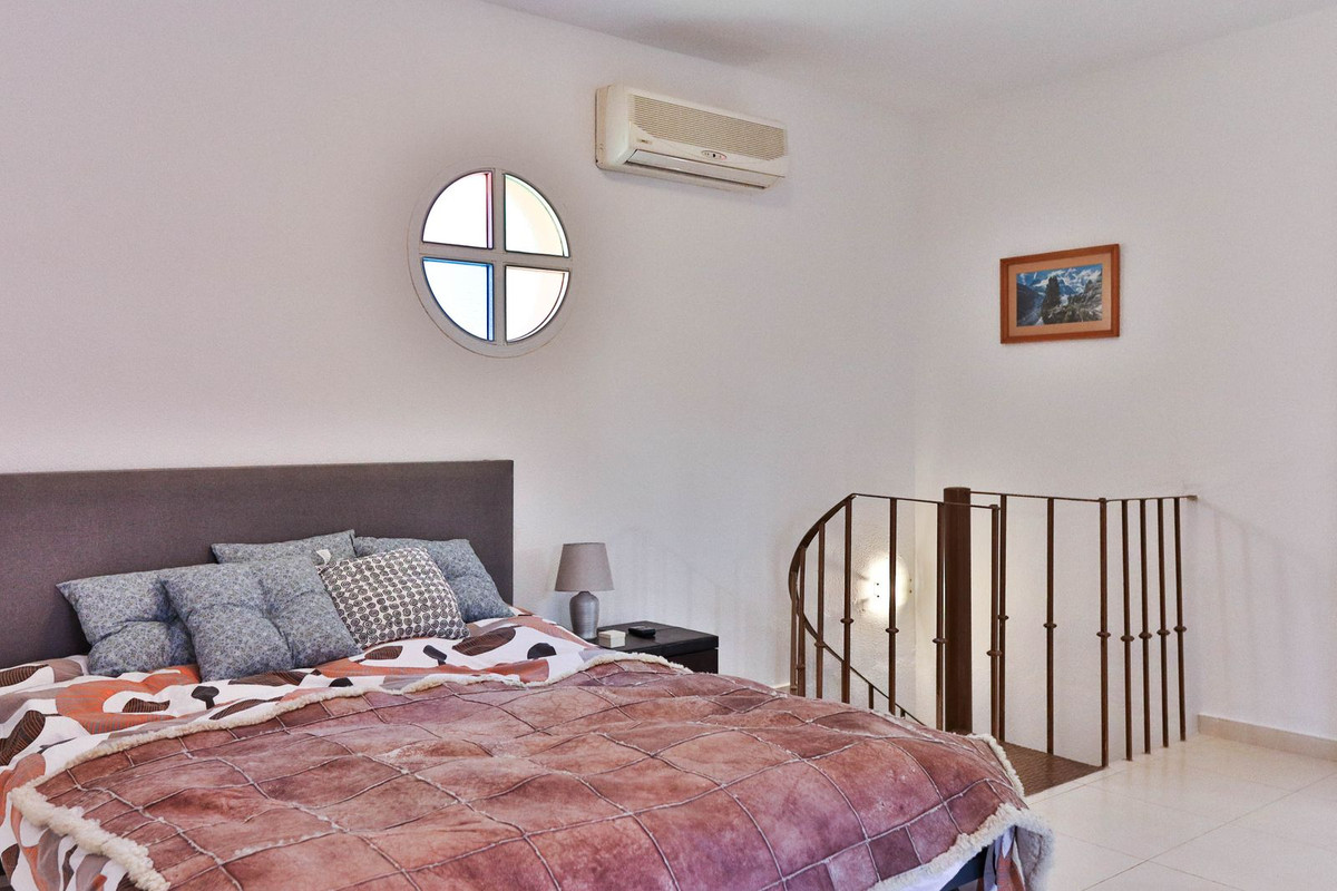 Se vende Pareada de 4 dormitorios en Costa Del Sol, Málaga, España