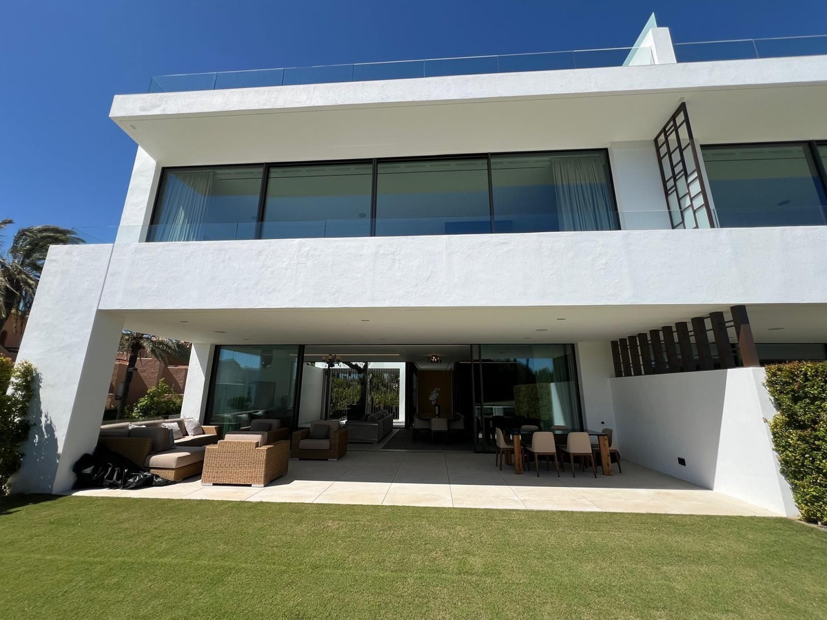 Se vende Pareada de 4 dormitorios en Costa Del Sol, Málaga, España
