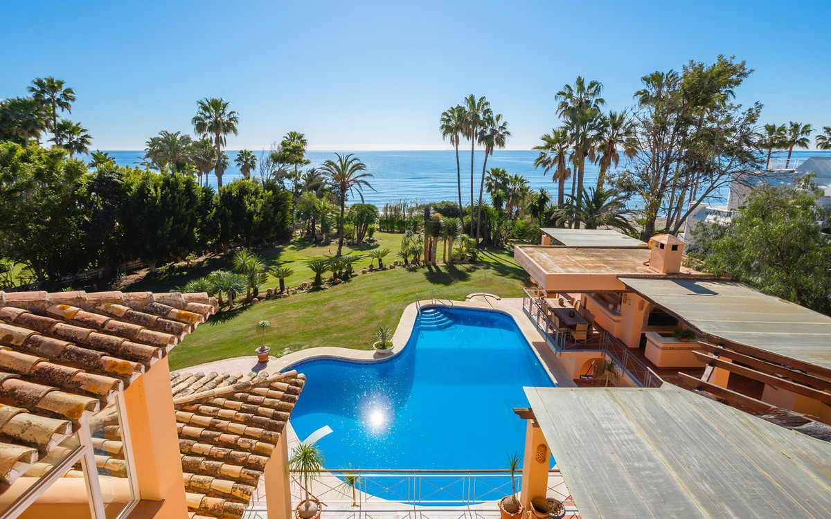 Se vende Villa - Chalet de 8 dormitorios en Costa Del Sol, Málaga, España