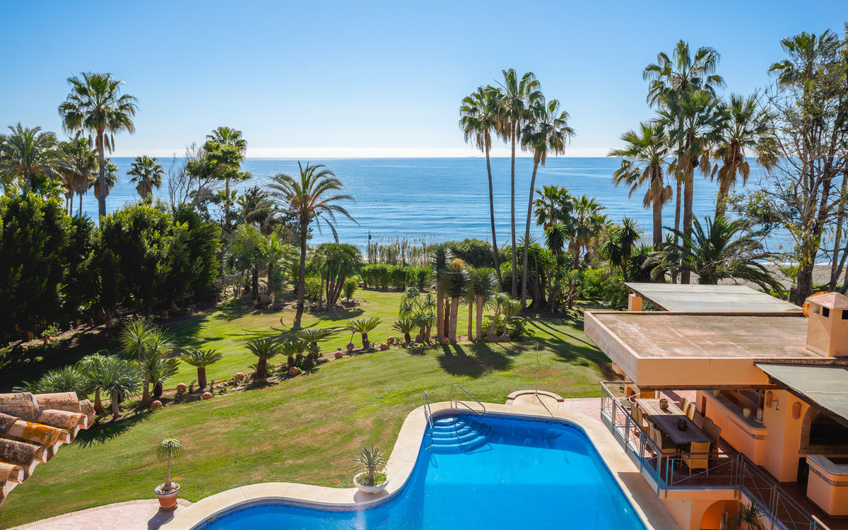 Se vende Villa - Chalet de 8 dormitorios en Costa Del Sol, Málaga, España