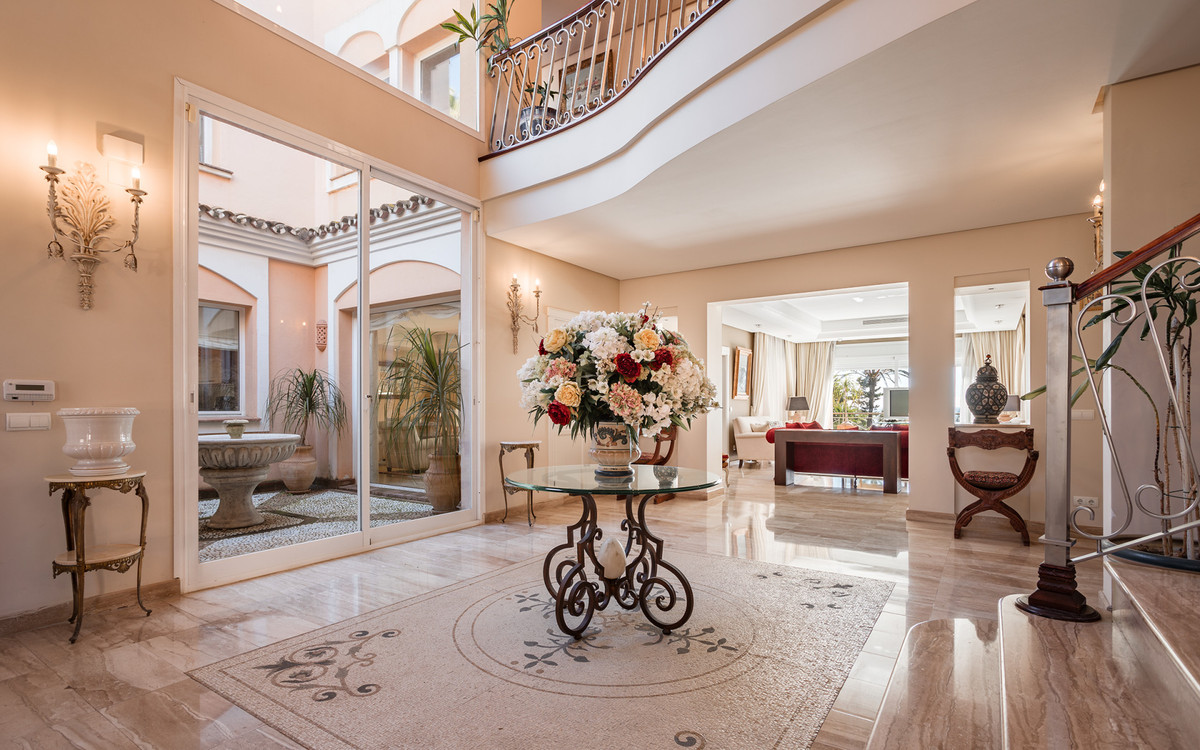 Se vende Villa - Chalet de 8 dormitorios en Costa Del Sol, Málaga, España