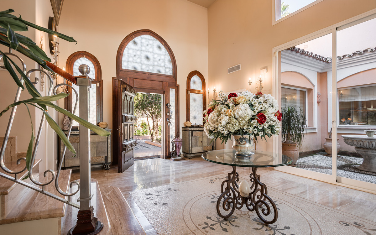Se vende Villa - Chalet de 8 dormitorios en Costa Del Sol, Málaga, España