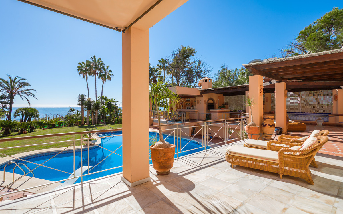 Se vende Villa - Chalet de 8 dormitorios en Costa Del Sol, Málaga, España