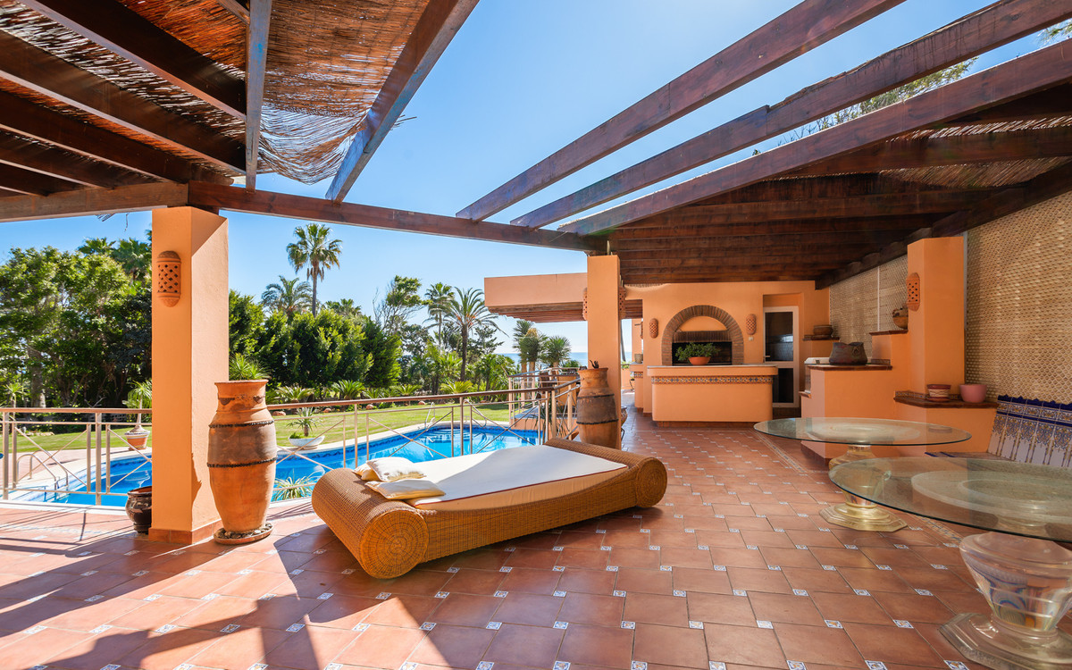 Se vende Villa - Chalet de 8 dormitorios en Costa Del Sol, Málaga, España