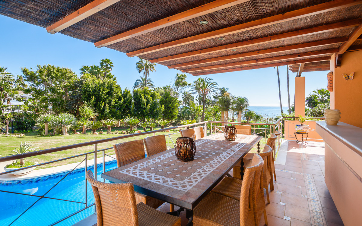 Se vende Villa - Chalet de 8 dormitorios en Costa Del Sol, Málaga, España