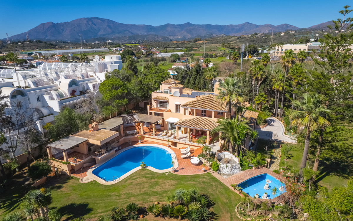 Se vende Villa - Chalet de 8 dormitorios en Costa Del Sol, Málaga, España