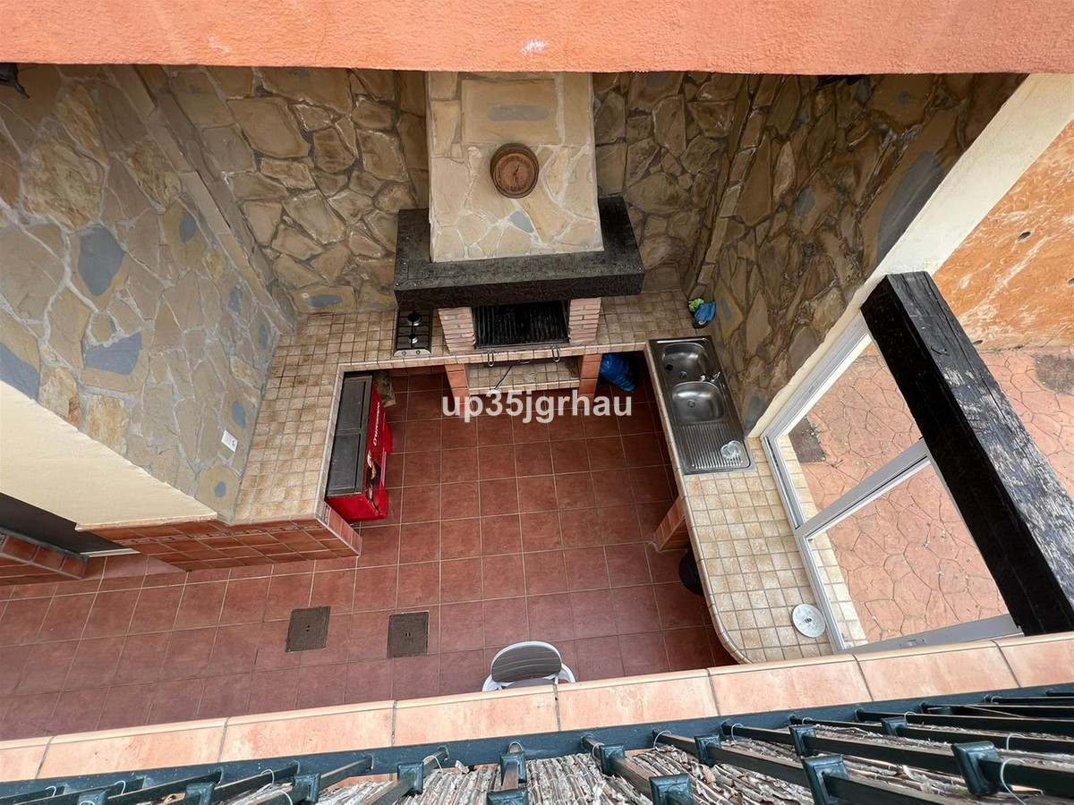 6 Bed Townhouse for sale in Estepona Costa Del Sol, Málaga, Spain