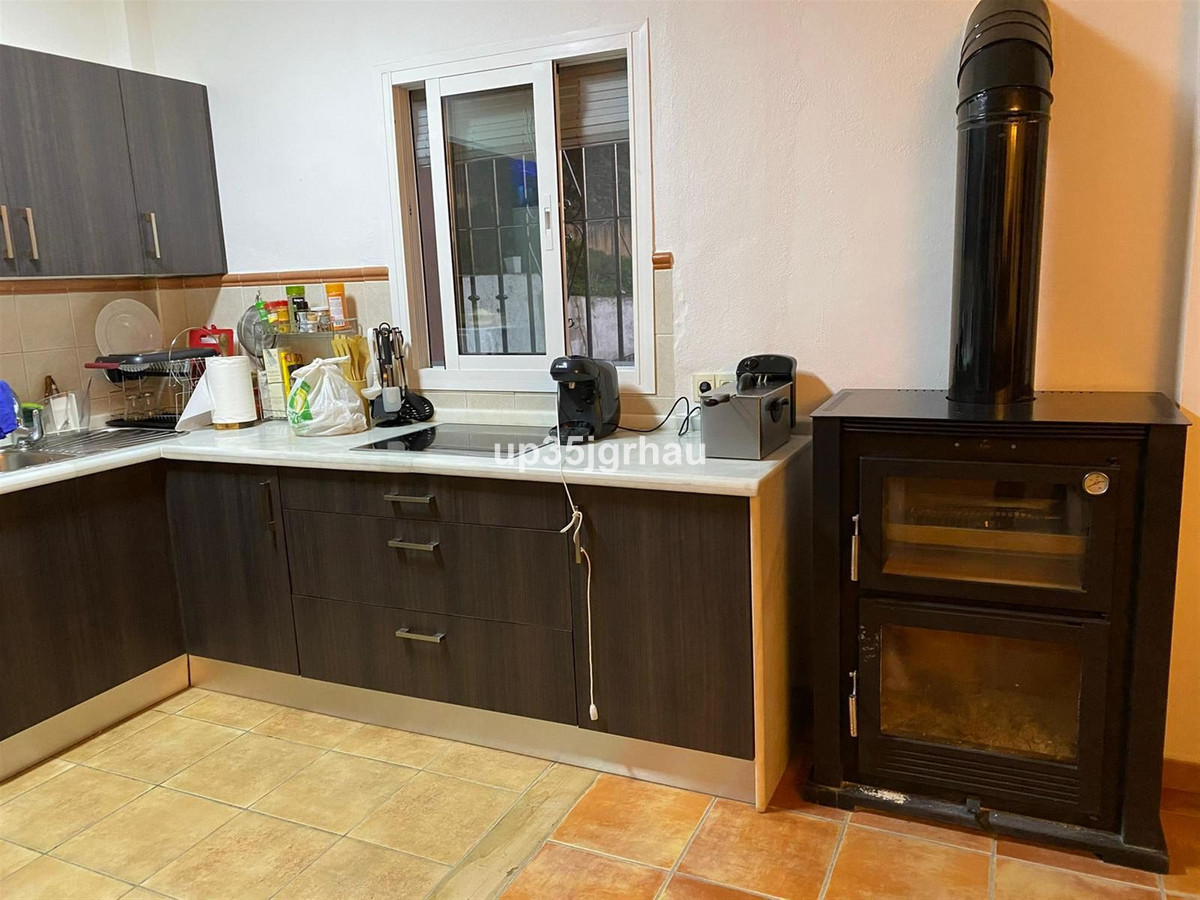 6 Bed Townhouse for sale in Estepona Costa Del Sol, Málaga, Spain