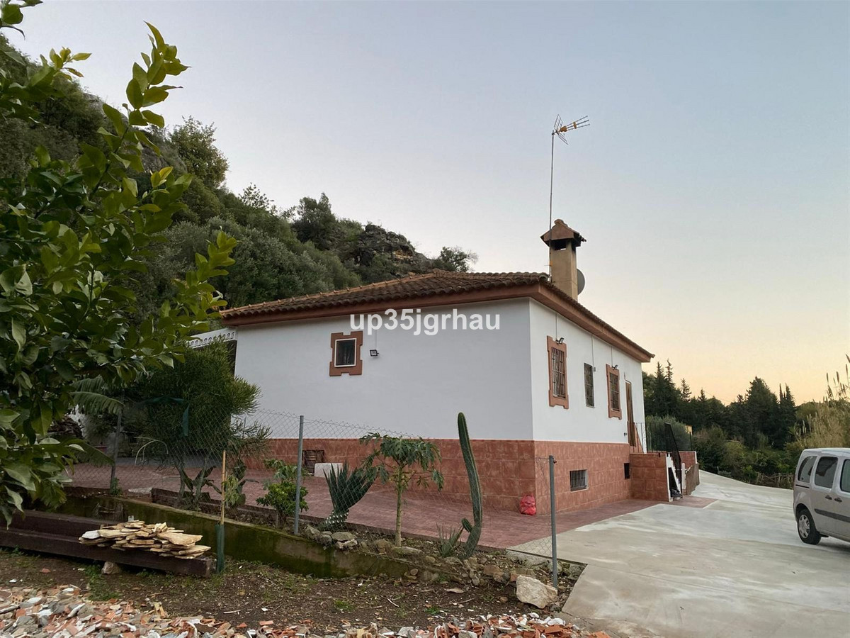 6 Bed Townhouse for sale in Estepona Costa Del Sol, Málaga, Spain
