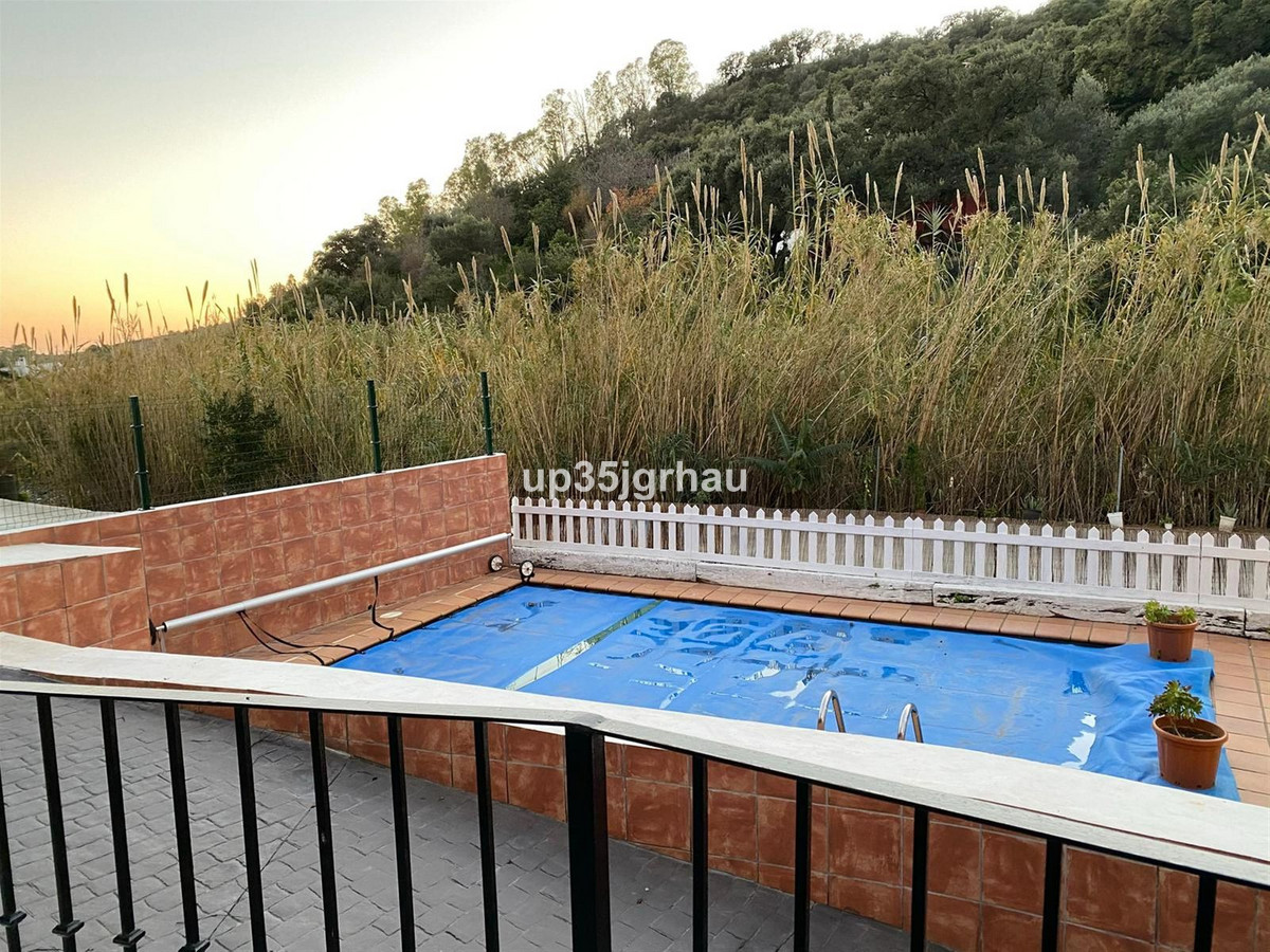 6 Bed Townhouse for sale in Estepona Costa Del Sol, Málaga, Spain