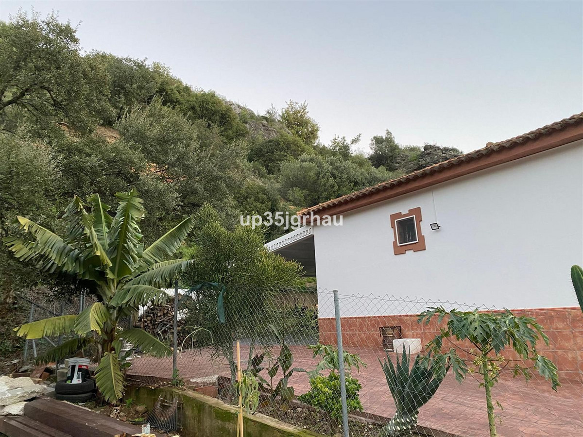 6 Bed Townhouse for sale in Estepona Costa Del Sol, Málaga, Spain