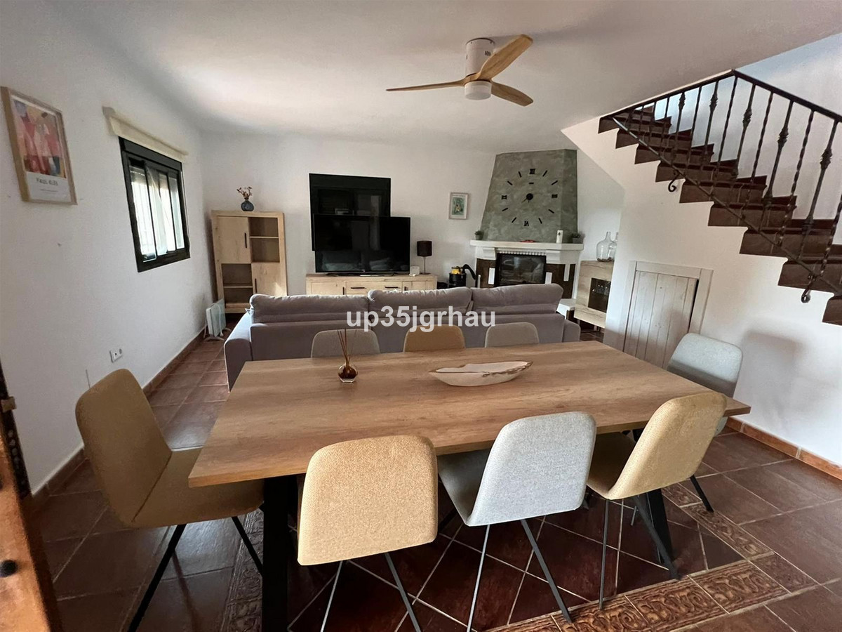 6 Bed Townhouse for sale in Estepona Costa Del Sol, Málaga, Spain