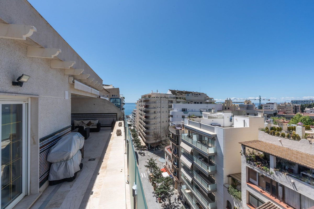 5 Bed Apartment for sale in Marbella Costa Del Sol, Málaga, Spain