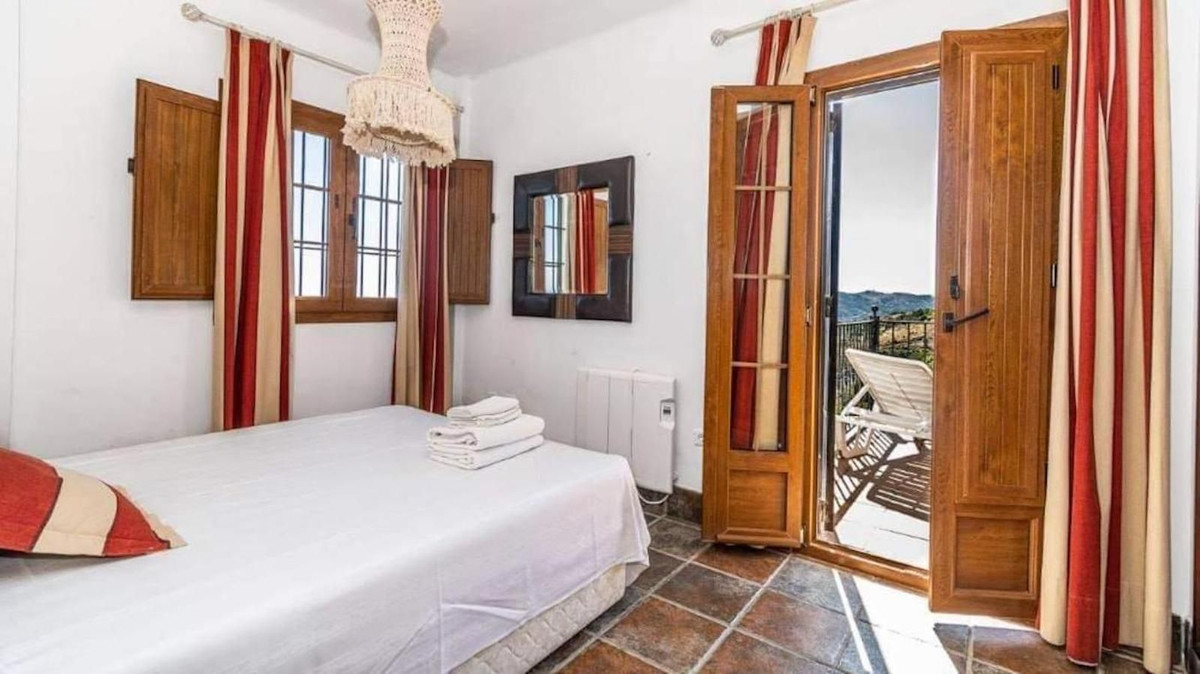Se vende Villa - Chalet de 7 dormitorios en Costa Del Sol East, Málaga, España