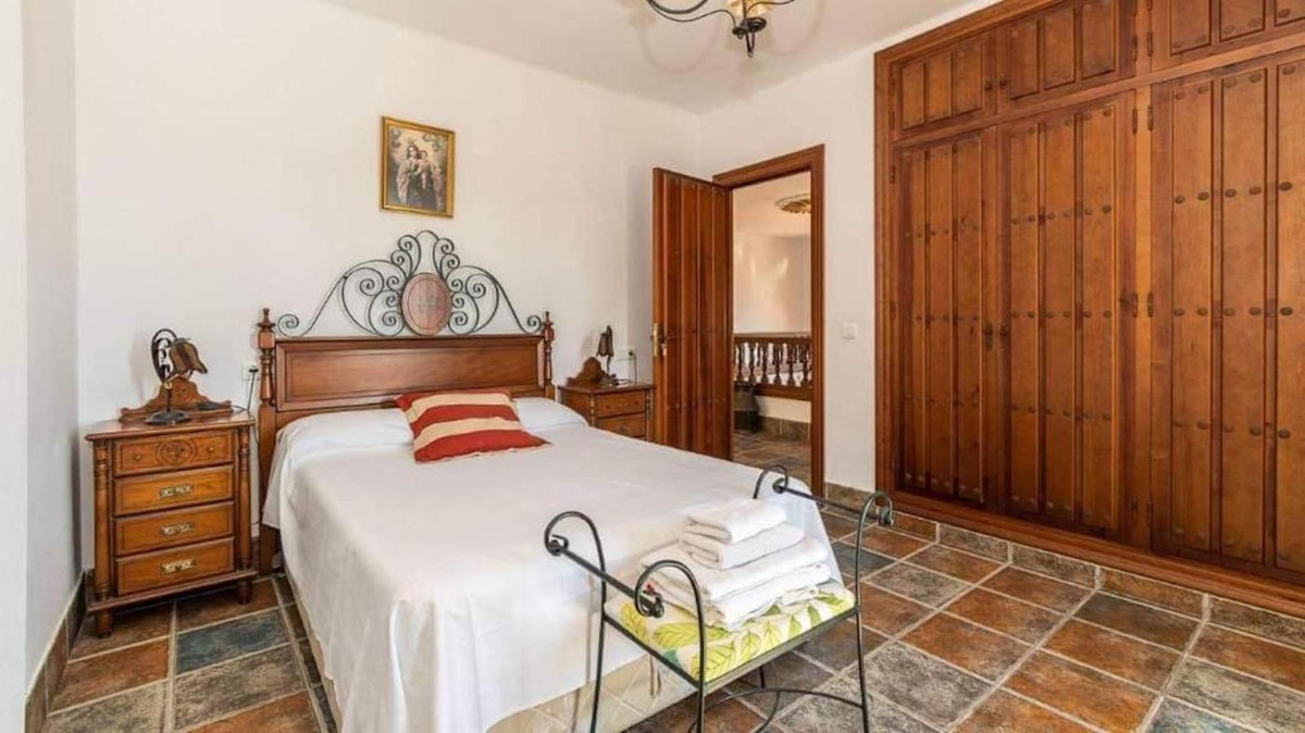 Se vende Villa - Chalet de 7 dormitorios en Costa Del Sol East, Málaga, España