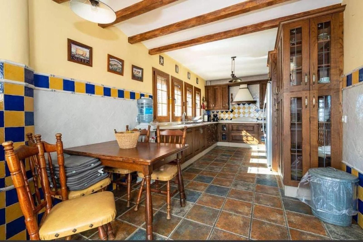 Se vende Villa - Chalet de 7 dormitorios en Costa Del Sol East, Málaga, España