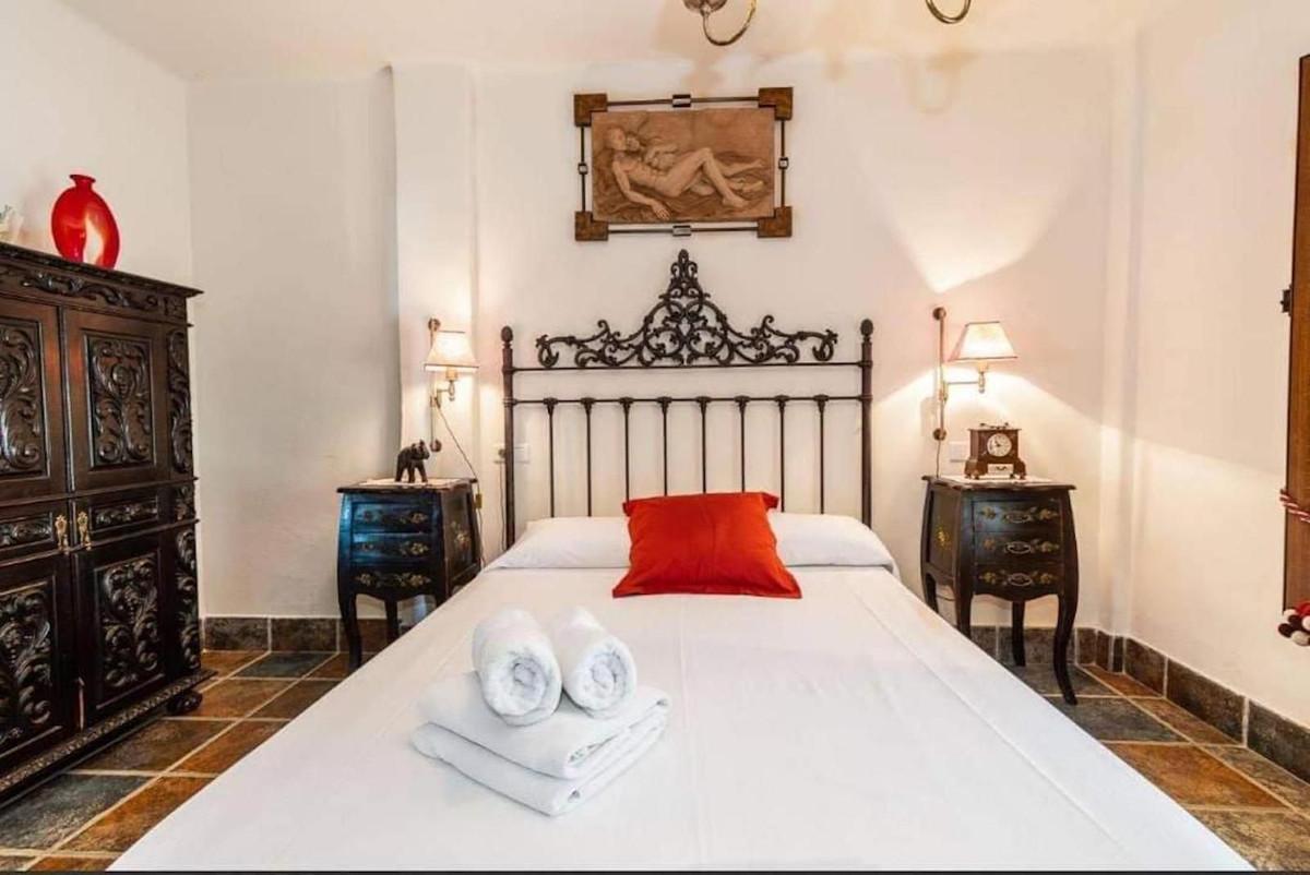 Se vende Villa - Chalet de 7 dormitorios en Costa Del Sol East, Málaga, España