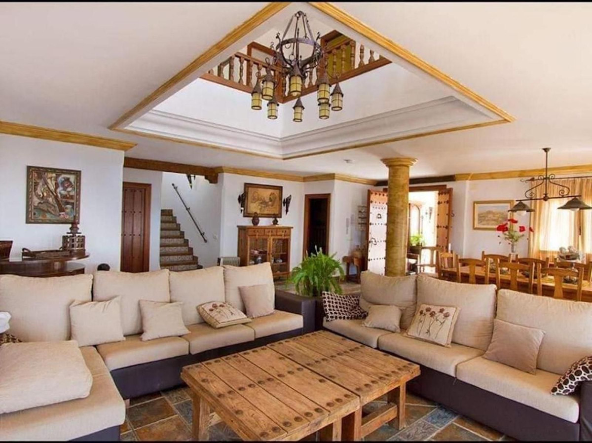 Se vende Villa - Chalet de 7 dormitorios en Costa Del Sol East, Málaga, España