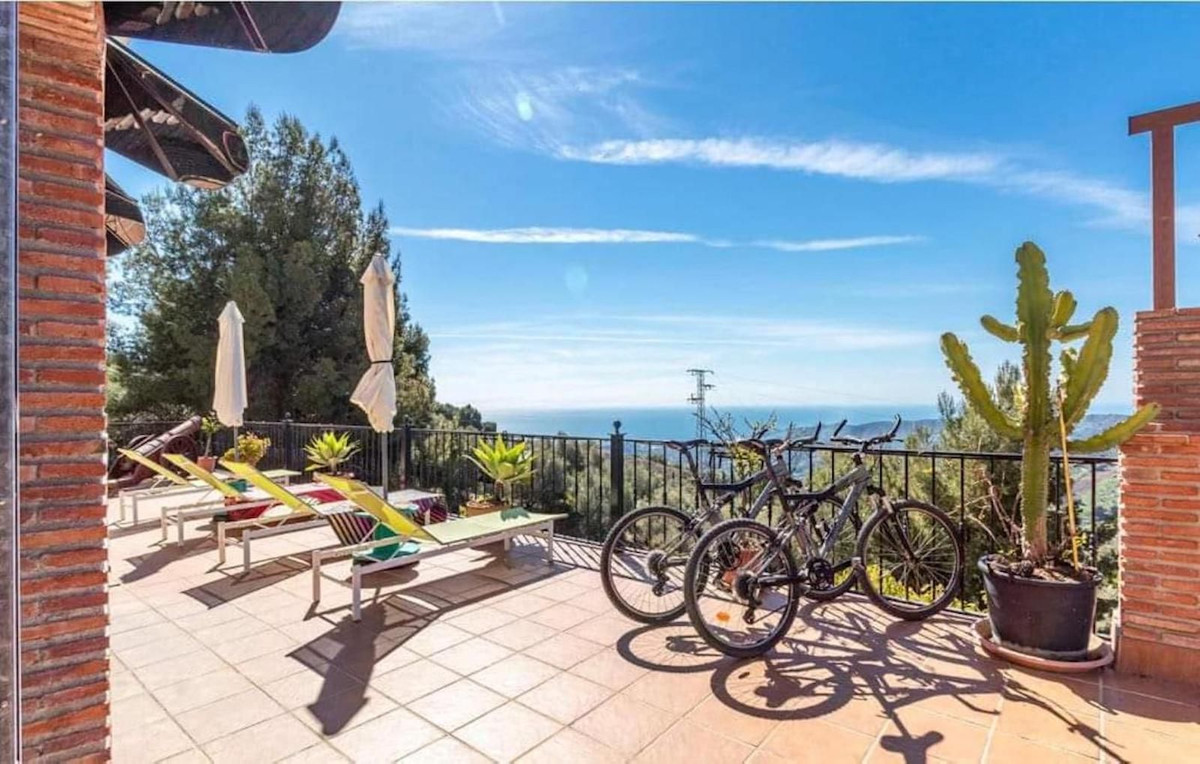 Se vende Villa - Chalet de 7 dormitorios en Costa Del Sol East, Málaga, España