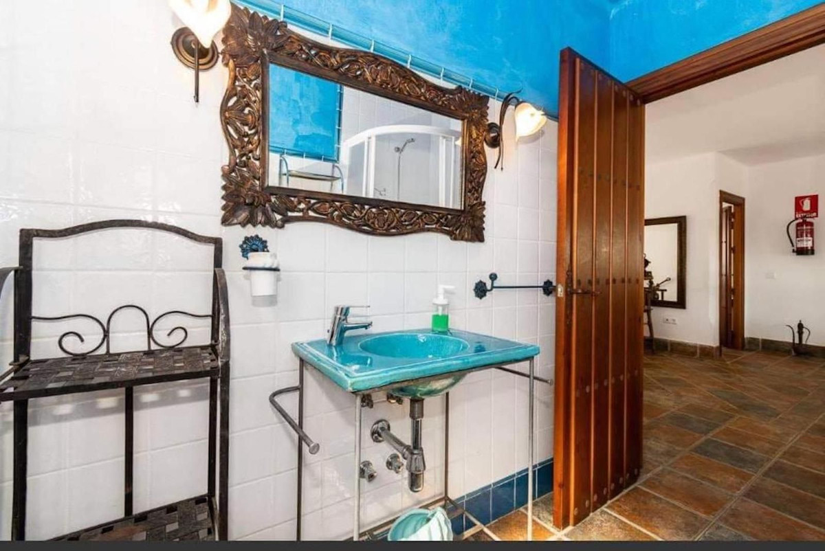 Se vende Villa - Chalet de 7 dormitorios en Costa Del Sol East, Málaga, España