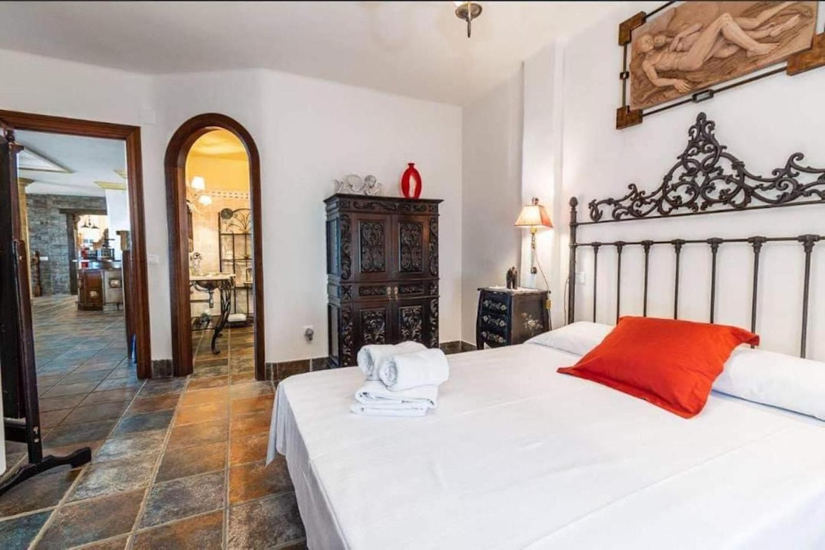 Se vende Villa - Chalet de 7 dormitorios en Costa Del Sol East, Málaga, España