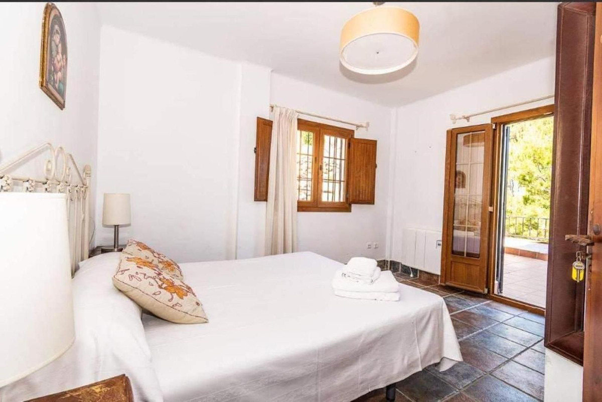 Se vende Villa - Chalet de 7 dormitorios en Costa Del Sol East, Málaga, España