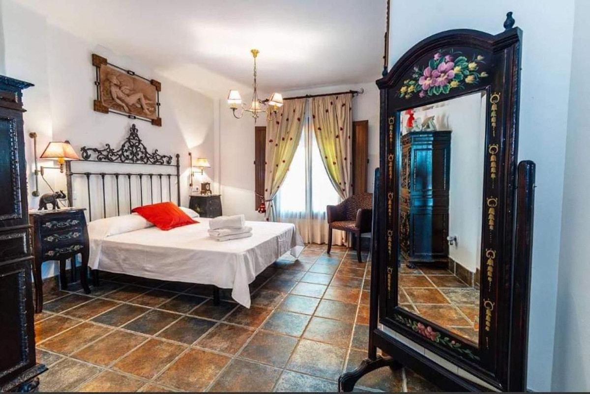Se vende Villa - Chalet de 7 dormitorios en Costa Del Sol East, Málaga, España