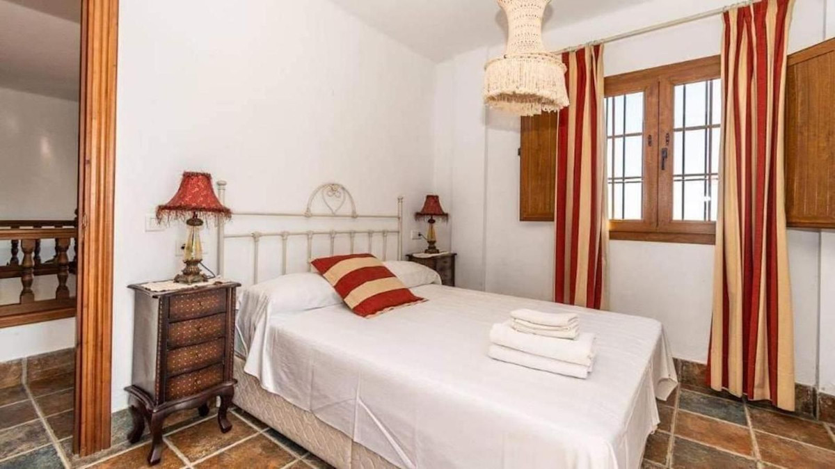 Se vende Villa - Chalet de 7 dormitorios en Costa Del Sol East, Málaga, España