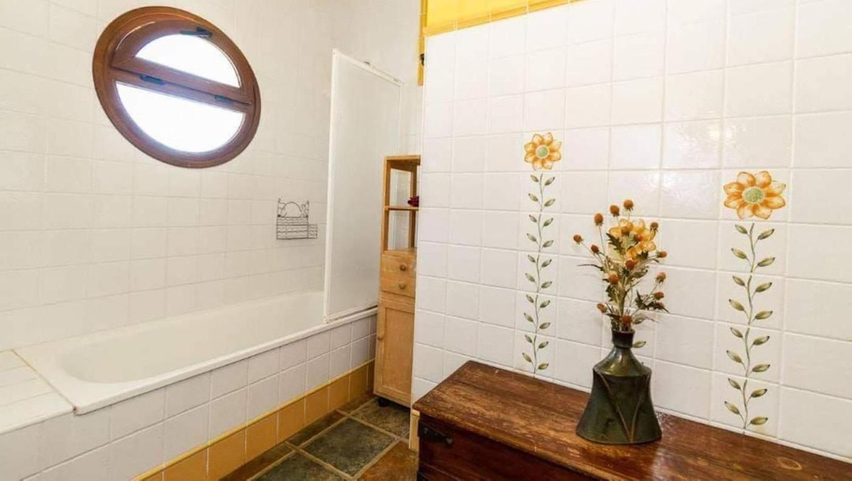 Se vende Villa - Chalet de 7 dormitorios en Costa Del Sol East, Málaga, España