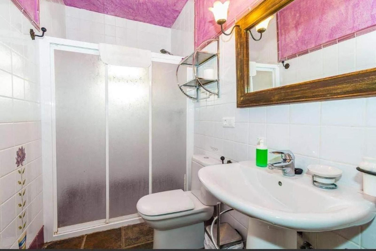 Se vende Villa - Chalet de 7 dormitorios en Costa Del Sol East, Málaga, España