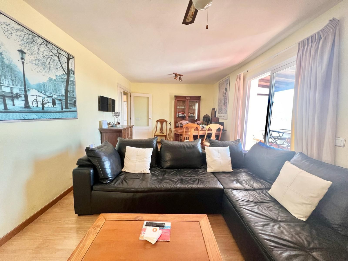 3 Bed Apartment for sale in Las Lagunas Costa Del Sol, Málaga, Spain