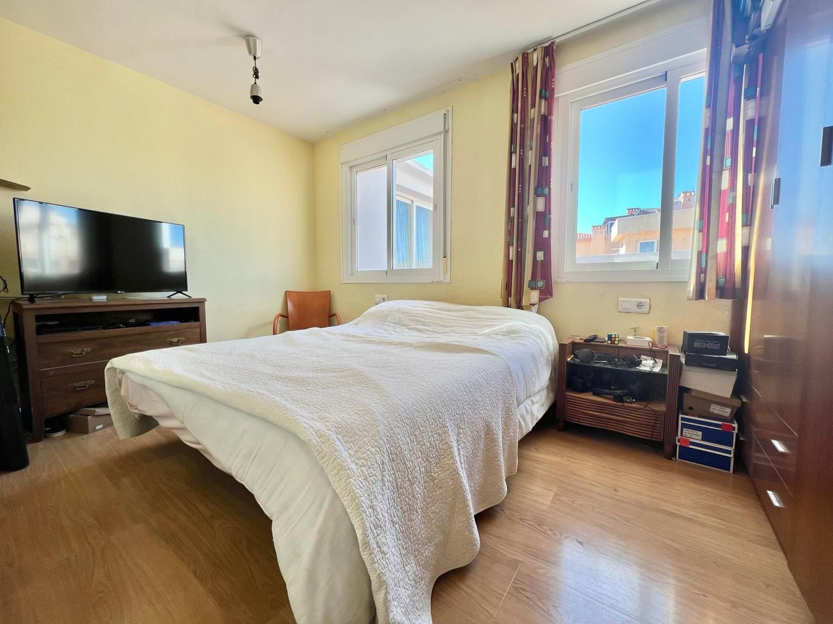3 Bed Apartment for sale in Las Lagunas Costa Del Sol, Málaga, Spain
