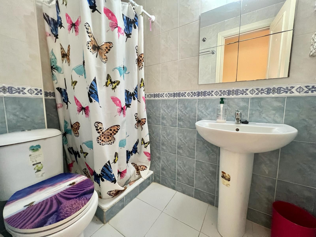 3 Bed Apartment for sale in Las Lagunas Costa Del Sol, Málaga, Spain
