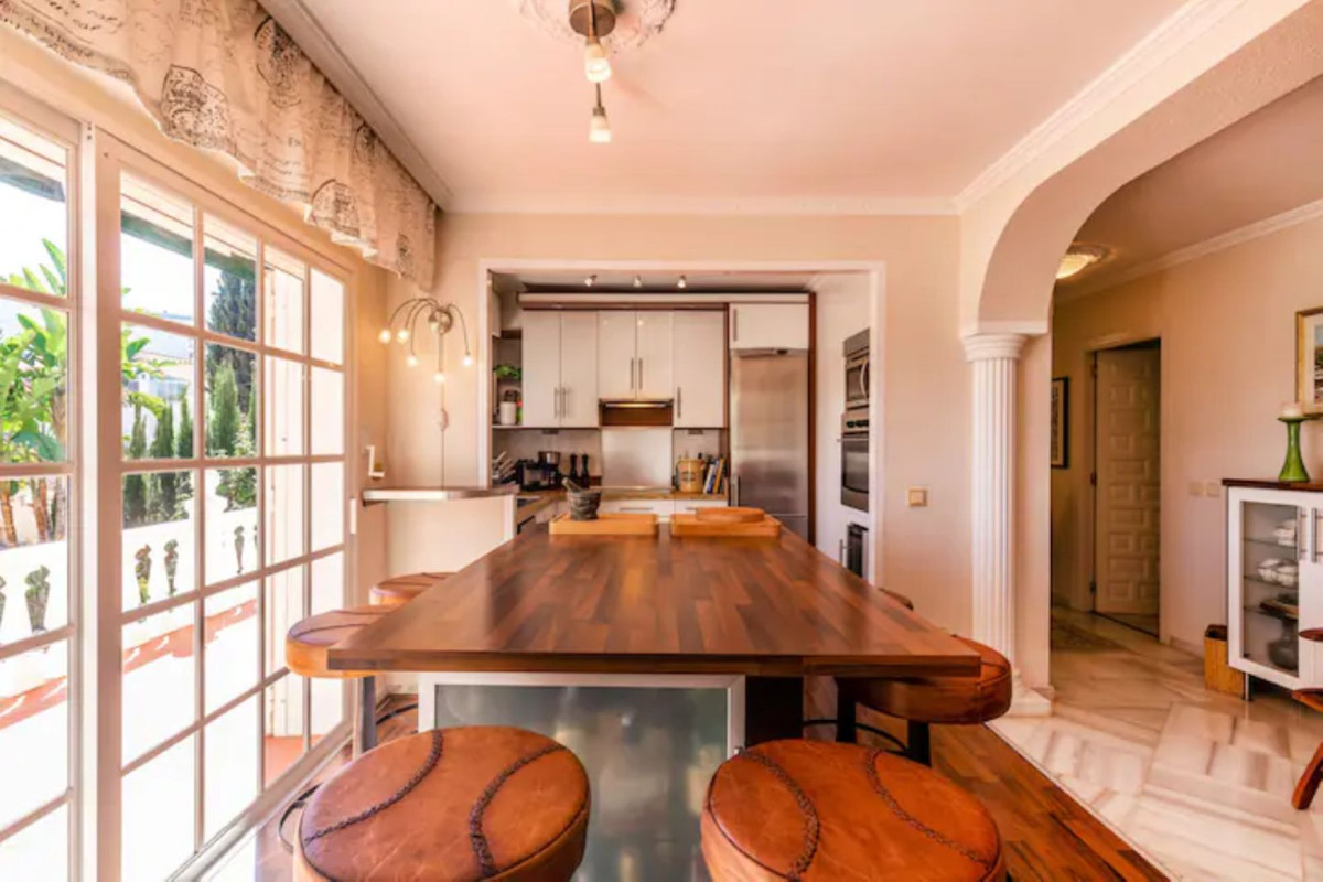 Se vende Villa - Chalet de 5 dormitorios en Costa Del Sol, Málaga, España