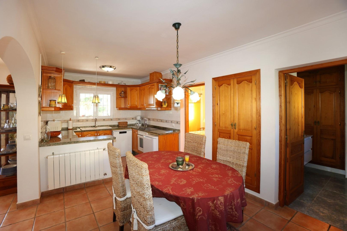 Se vende Bungalow de 2 dormitorios en Costa Blanca, Alicante, España