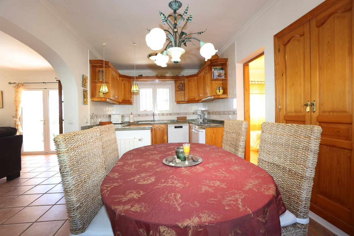 Se vende Bungalow de 2 dormitorios en Costa Blanca, Alicante, España