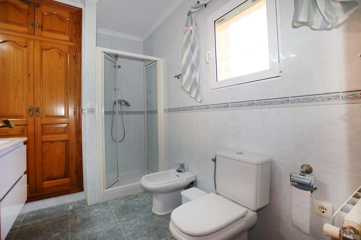 Se vende Bungalow de 2 dormitorios en Costa Blanca, Alicante, España