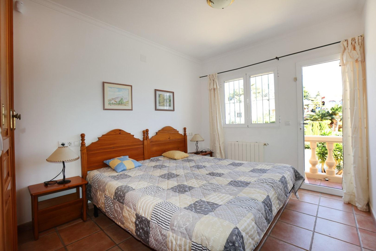Se vende Bungalow de 2 dormitorios en Costa Blanca, Alicante, España