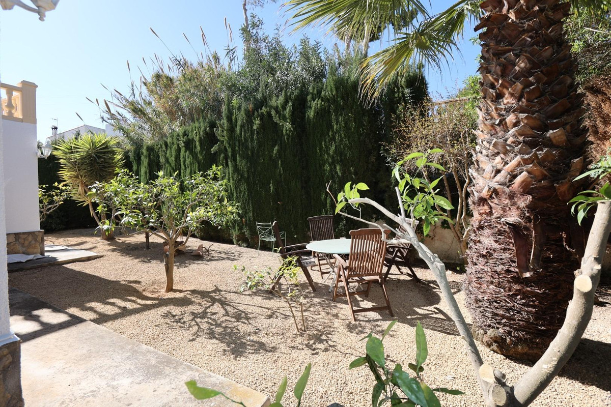 Se vende Bungalow de 2 dormitorios en Costa Blanca, Alicante, España