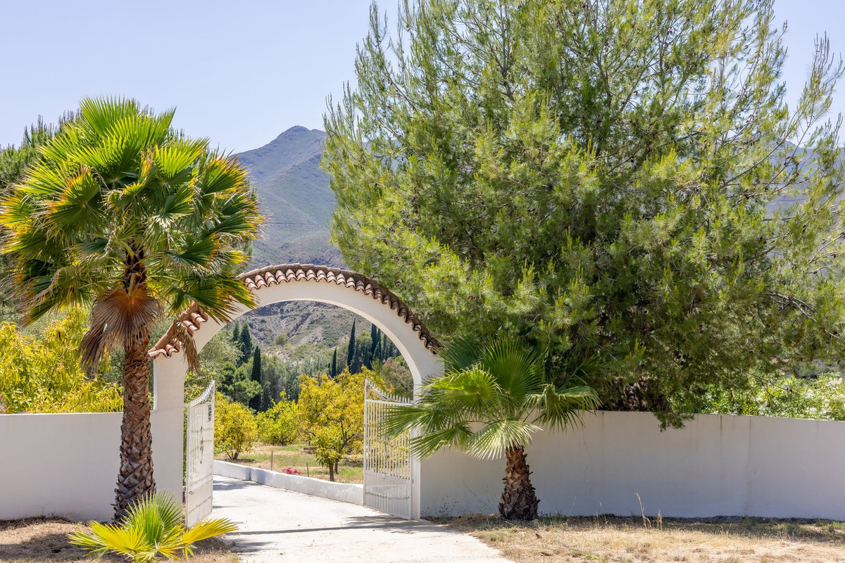 Se vende Villa - Chalet de 4 dormitorios en Costa Del Sol, Málaga, España