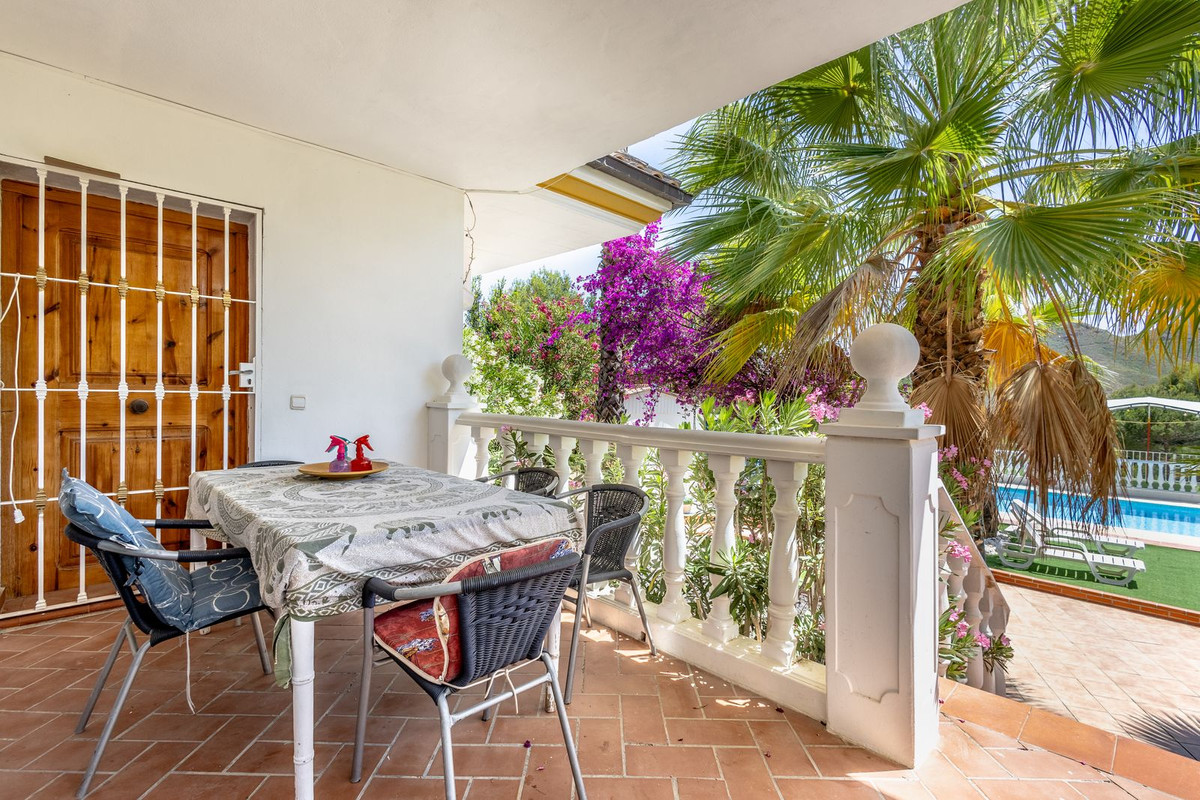 Se vende Villa - Chalet de 4 dormitorios en Costa Del Sol, Málaga, España