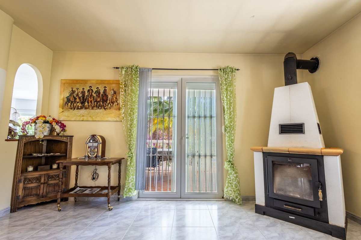 Se vende Villa - Chalet de 4 dormitorios en Costa Del Sol, Málaga, España