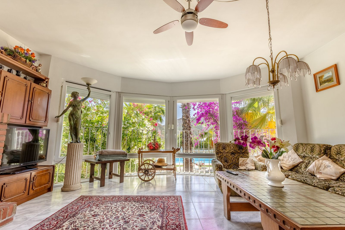 Se vende Villa - Chalet de 4 dormitorios en Costa Del Sol, Málaga, España