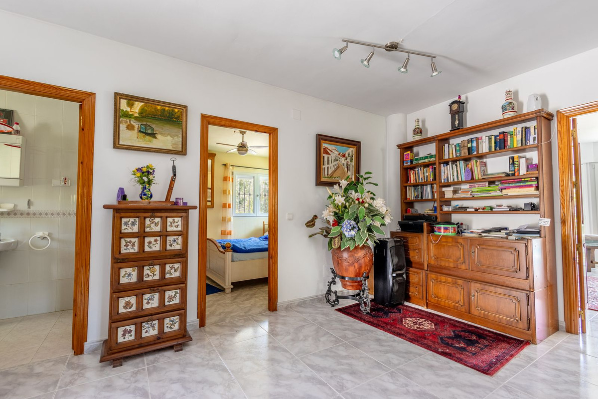 Se vende Villa - Chalet de 4 dormitorios en Costa Del Sol, Málaga, España