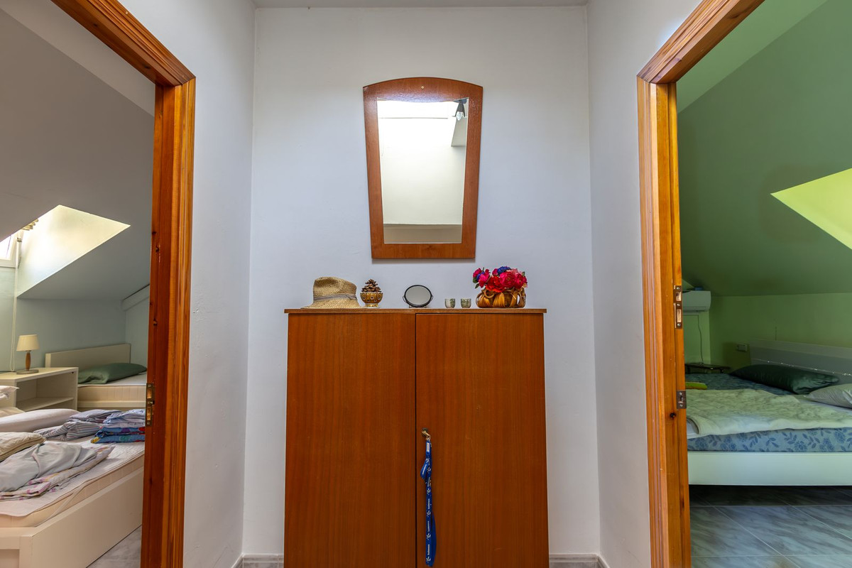Se vende Villa - Chalet de 4 dormitorios en Costa Del Sol, Málaga, España