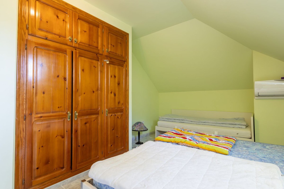 Se vende Villa - Chalet de 4 dormitorios en Costa Del Sol, Málaga, España