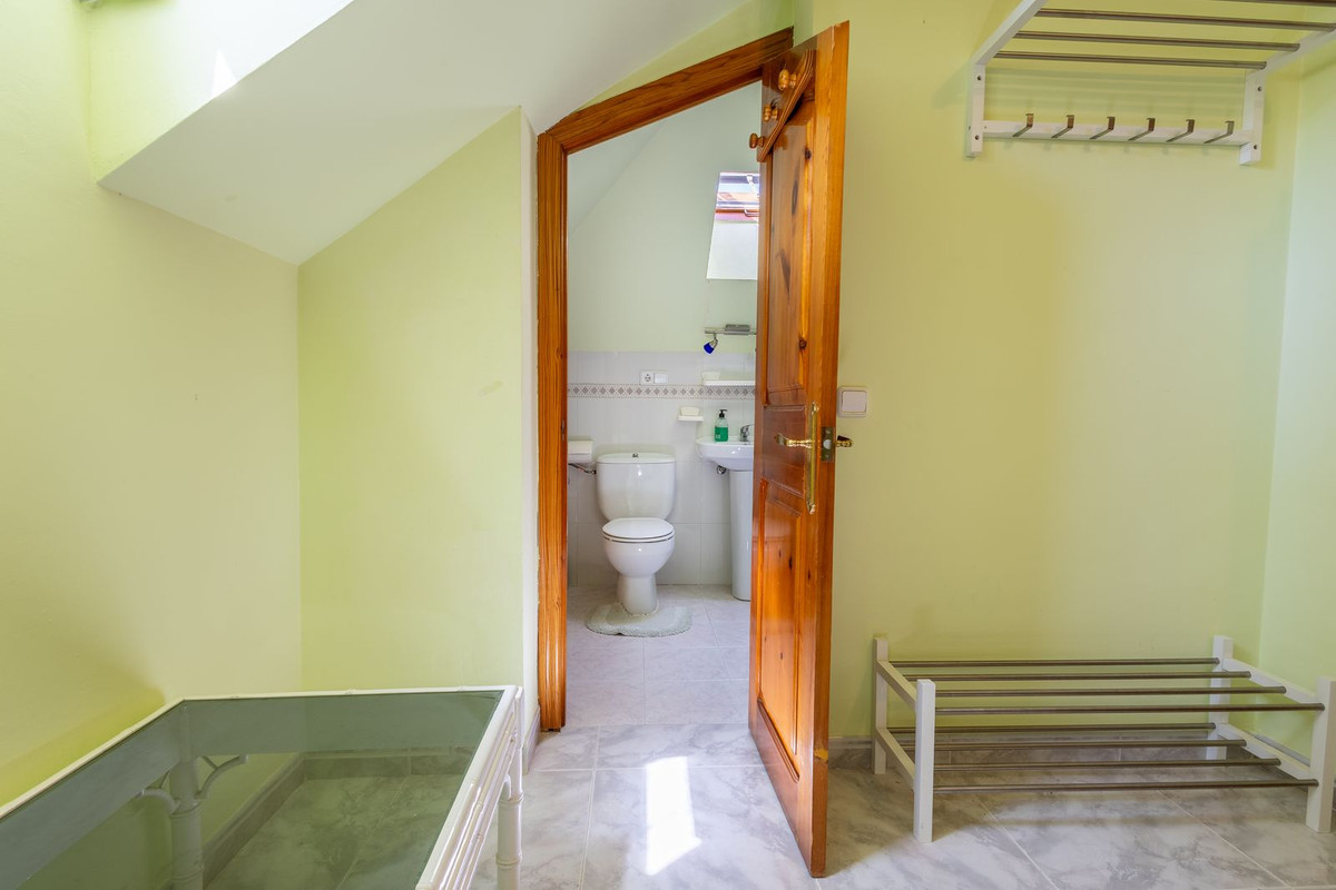 Se vende Villa - Chalet de 4 dormitorios en Costa Del Sol, Málaga, España