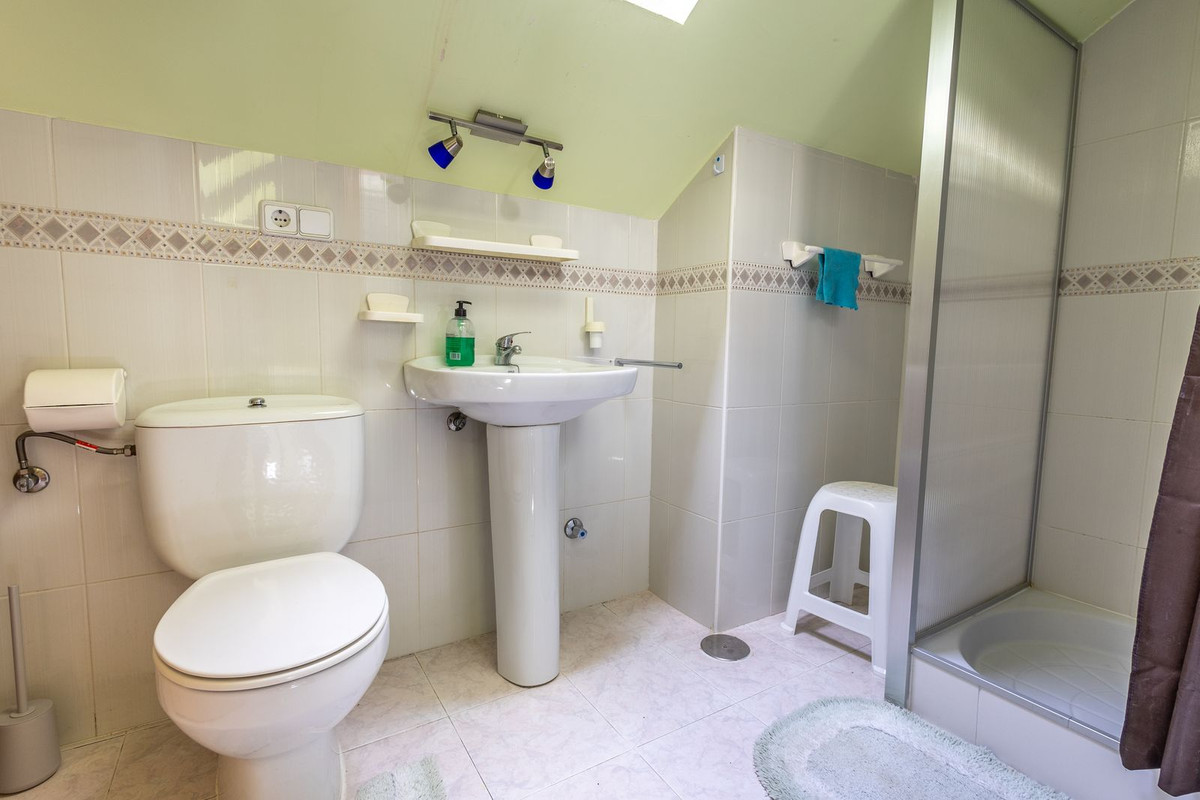 Se vende Villa - Chalet de 4 dormitorios en Costa Del Sol, Málaga, España