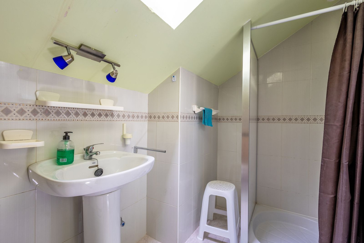 Se vende Villa - Chalet de 4 dormitorios en Costa Del Sol, Málaga, España